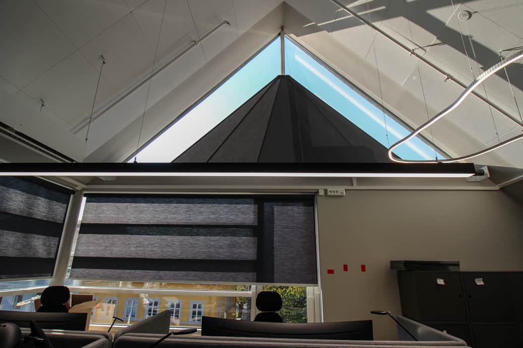 innvendig solskjerming trekantvindu