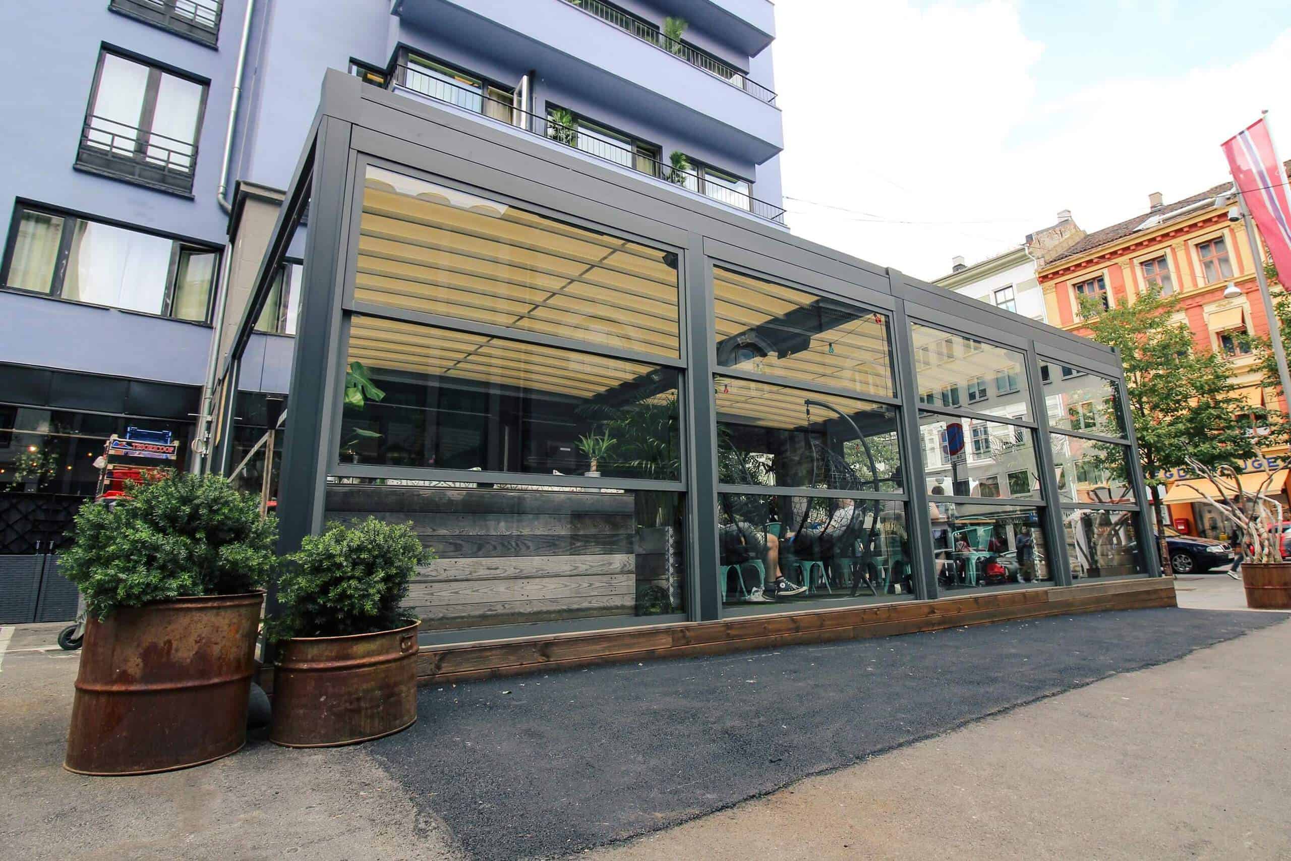 komplett uteservering pergola glass