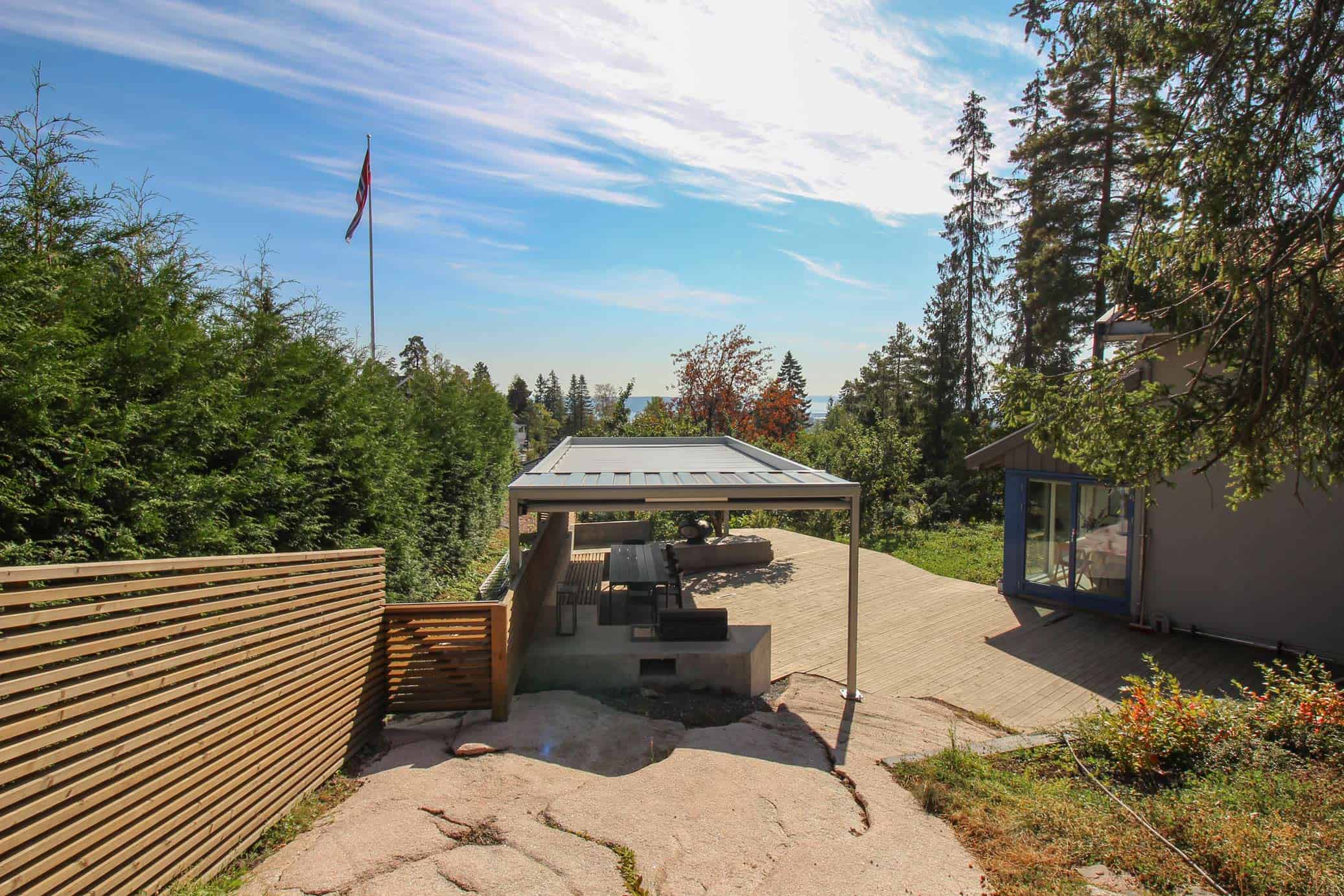 pergola på terrasse