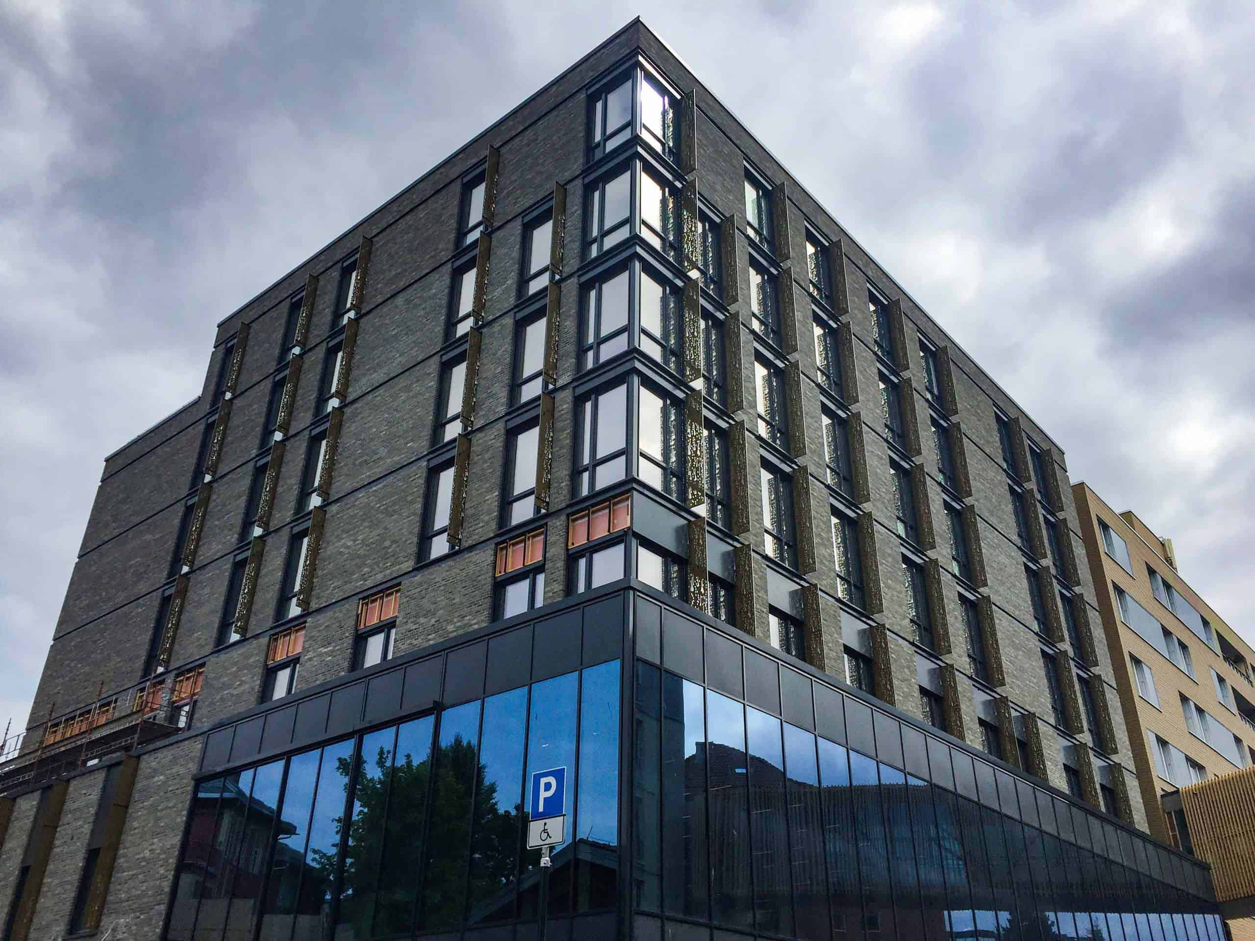 utvendig solskjerming næringsbygg i trondheim